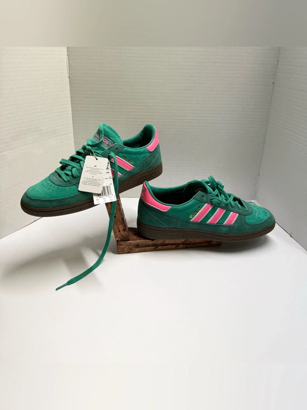 adidas Handball Spezial WM  JH5454  Men's Size 11 Suede Green Pink Stripes New